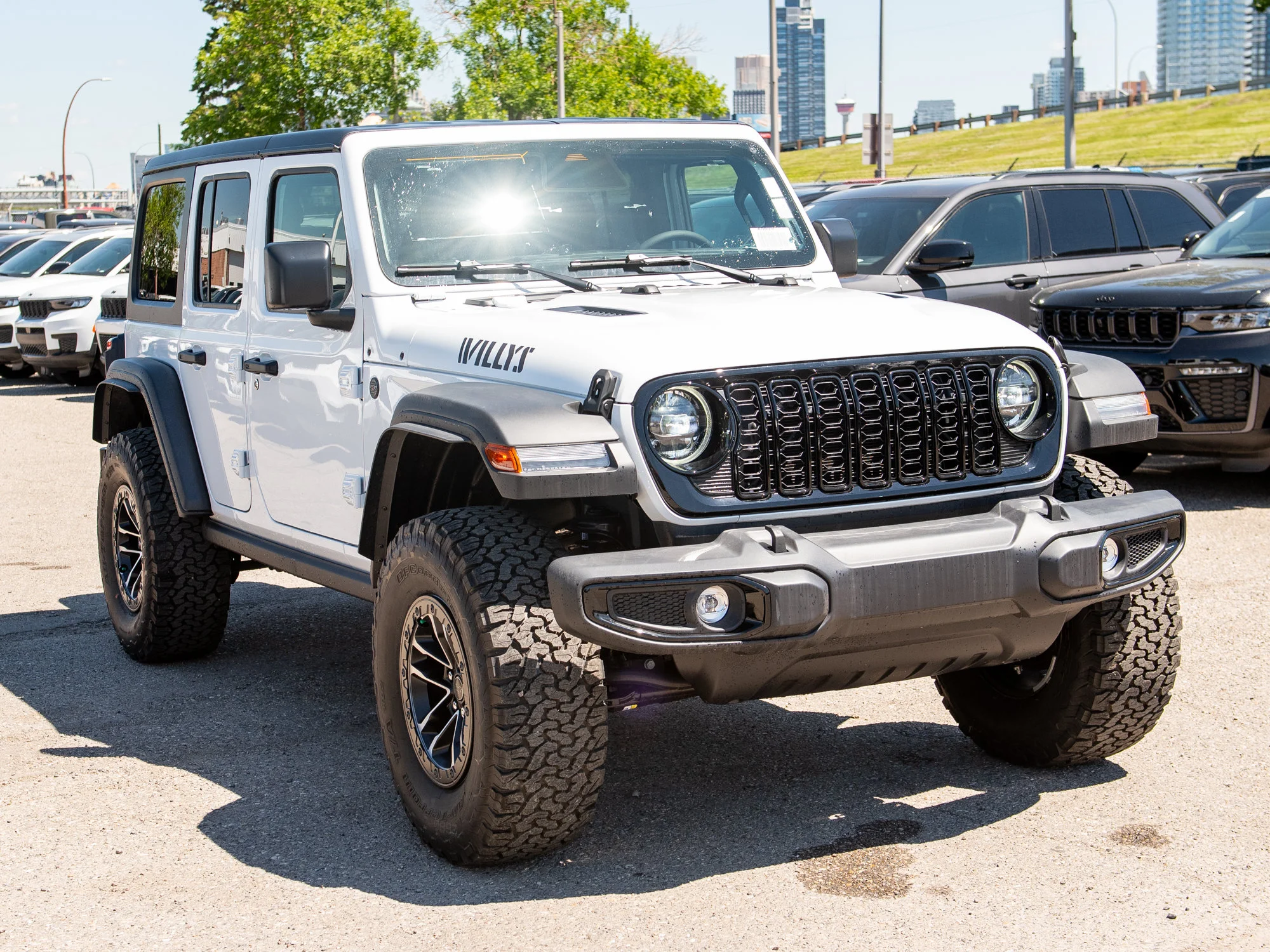 New 2026 White Jeep Willys* 4 Door 4x4, 35 Inch Tires, 4.56 Axle Ratio, Rock Rails image 6