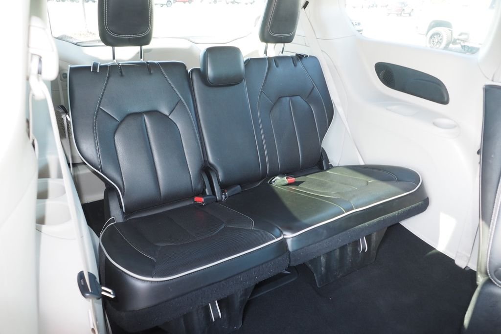 Used 2023 Black Chrysler Limited image 19
