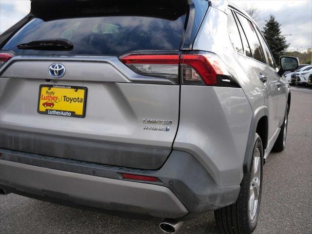 Certified Used 2021 SILVER SKY METALLIC Toyota  image 18