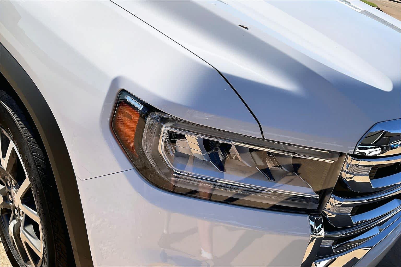 2023 GMC Acadia SLE - Photo 27