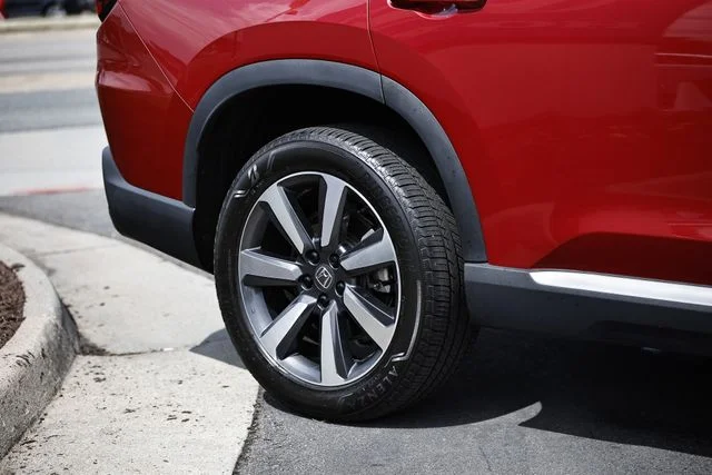 2025 Honda Pilot Touring - Photo 11