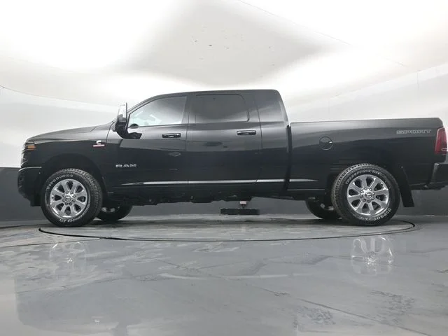 New 2026 Diamond Black Crystal Pearl-Coat Exterior Paint RAM Laramie image 43