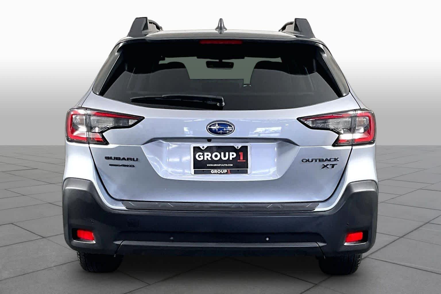 Used 2024 Ice Silver Metallic Subaru Onyx Edition XT image 5