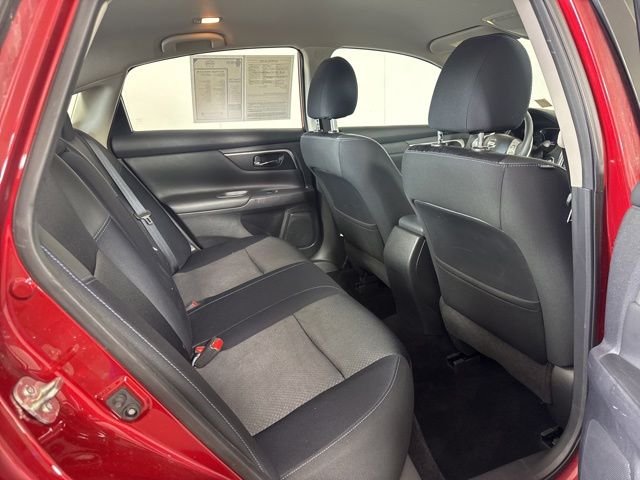 Used 2017 Red Nissan 2.5 SR image 5