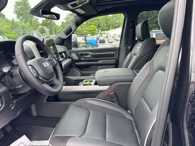 New 2026 Diamond Black Crystal Pearl-Coat Exterior Paint RAM Laramie image 16