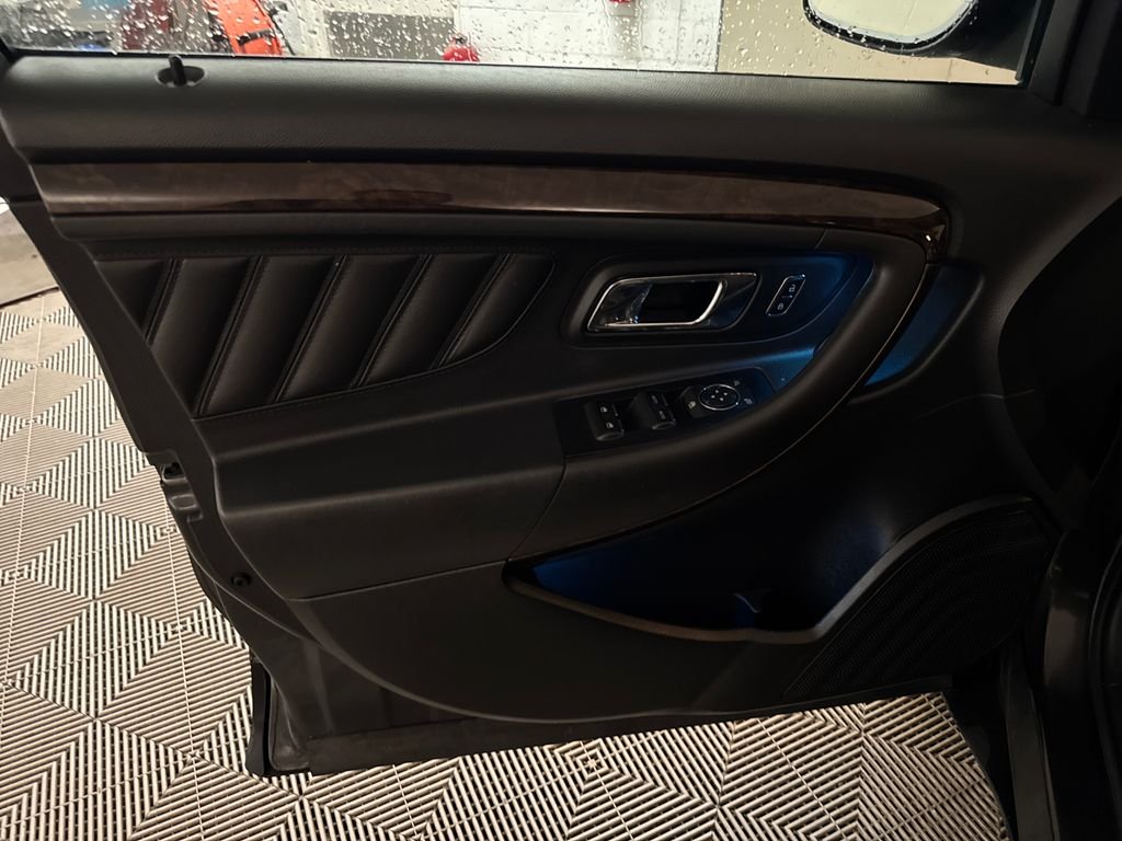 Used 2017 Gray Ford Limited image 13