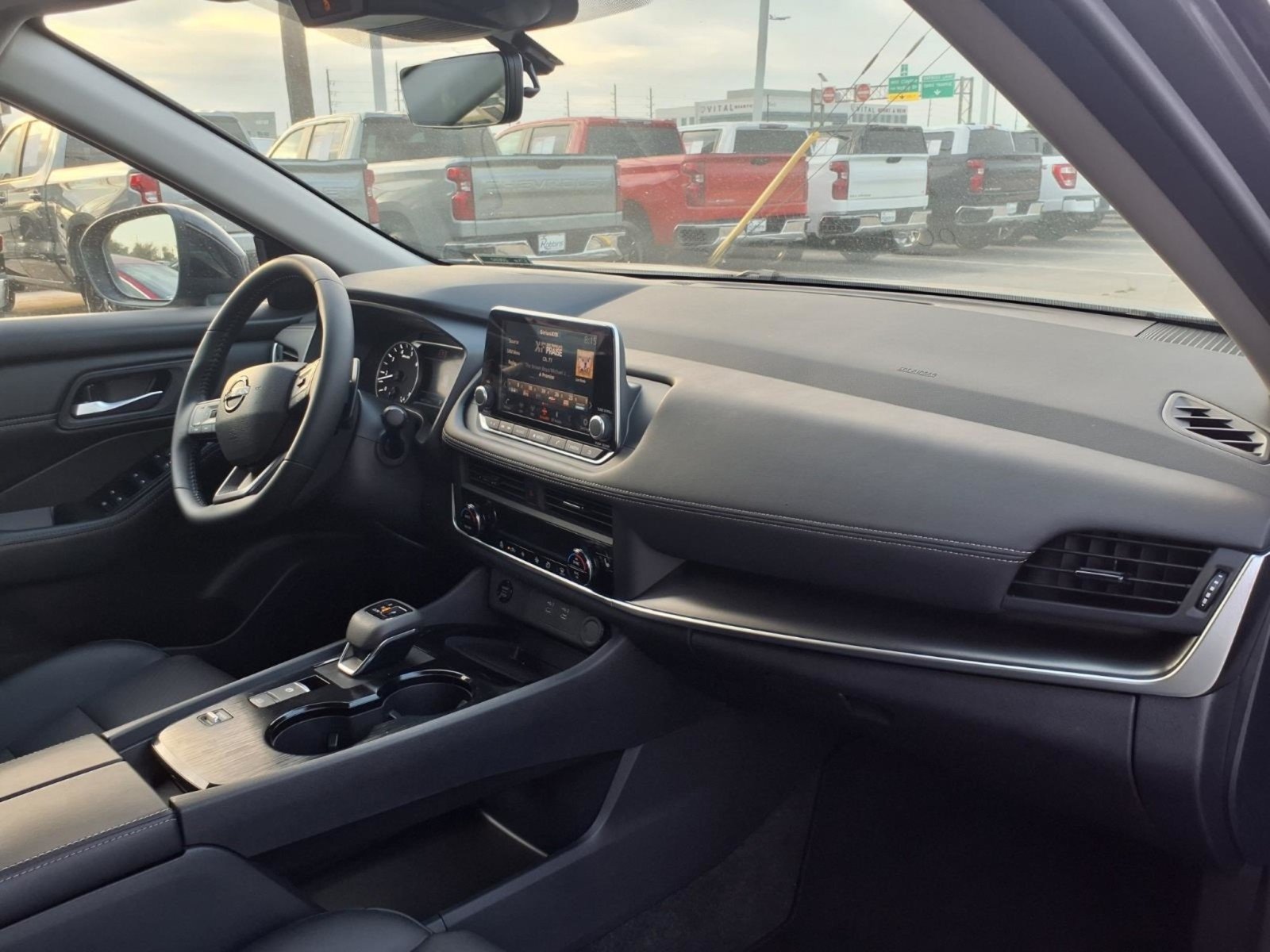2026 Nissan Rogue photo 12 of 28