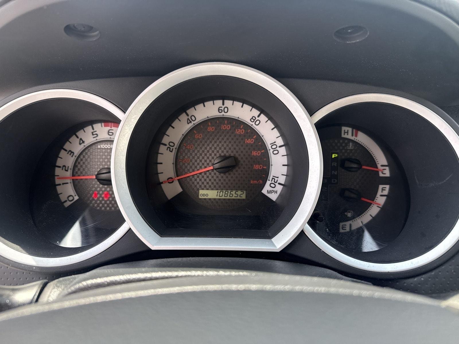 Used 2014 Toyota Tacoma Base with VIN 5TFPX4EN0EX020513 for sale in Kansas City