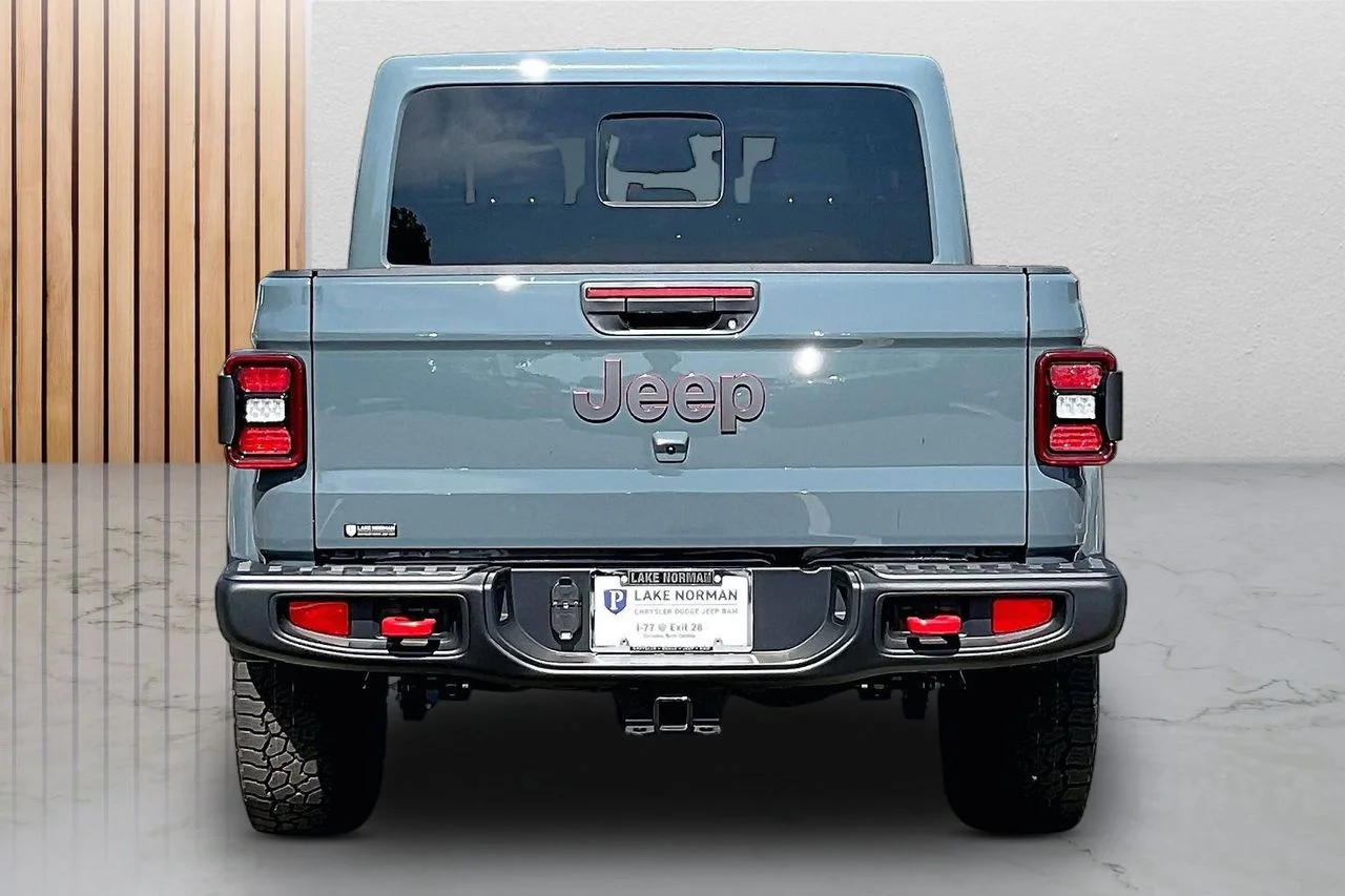 New 2026 Anvil Clear-Coat Exterior Paint Jeep Rubicon image 7