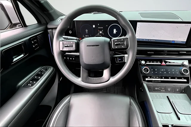 Used 2025 Silver Hyundai Calligraphy image 8