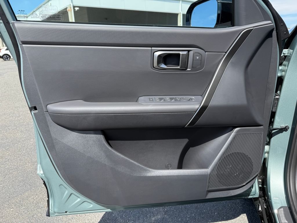 New 2027 Iceberg Green Kia X-Line S image 17