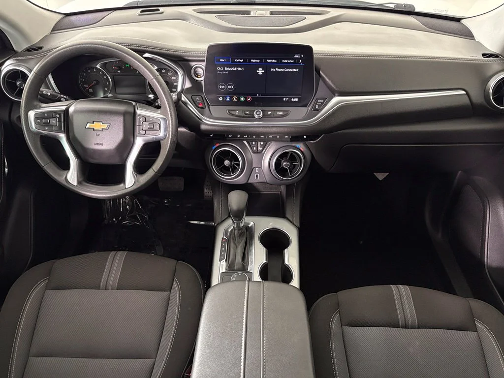 Used 2025 White Chevrolet LT image 30