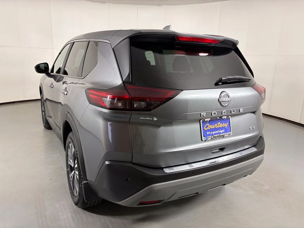 Used 2023 Gray Nissan SV image 6