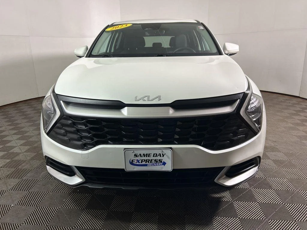 Used 2023 Snow White Pearl Kia LX image 12