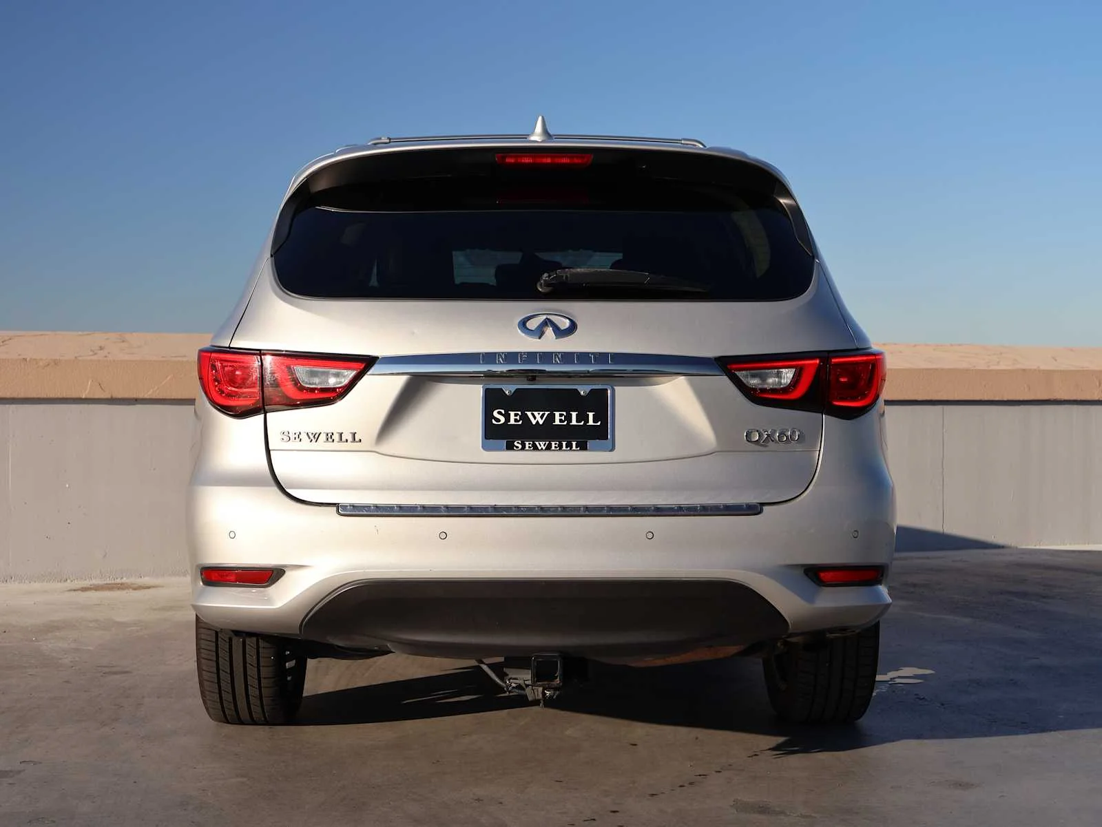 Used 2018 Liquid Platinum INFINITI  image 3