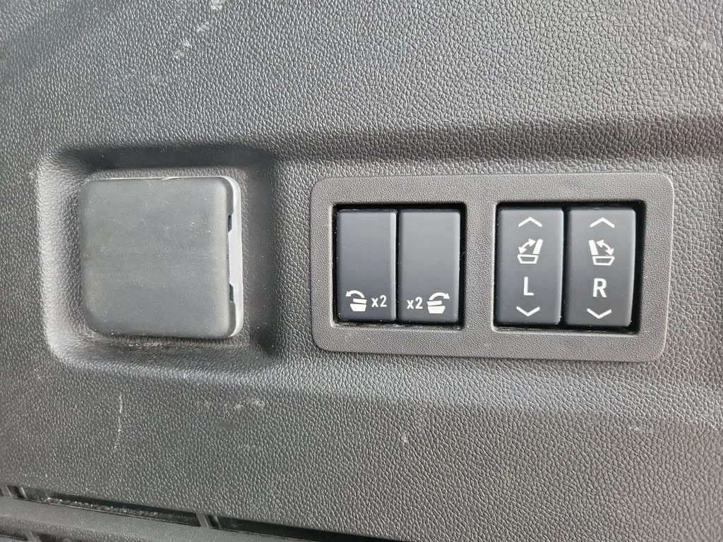 Used 2024 Black GMC Denali image 7