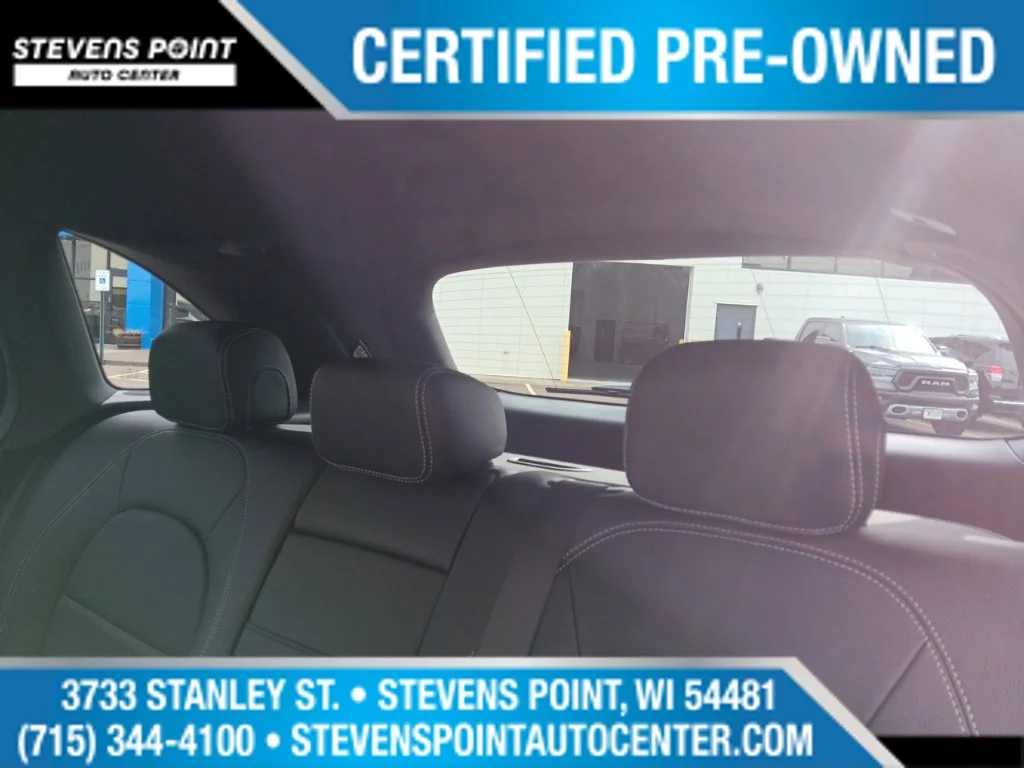 Used 2022 Polar White Mercedes-Benz GLC 300 image 27