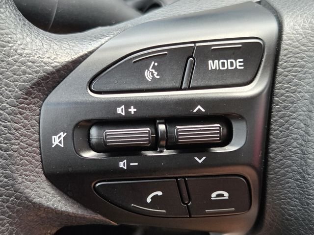 Used 2022 Silver Kia S image 20