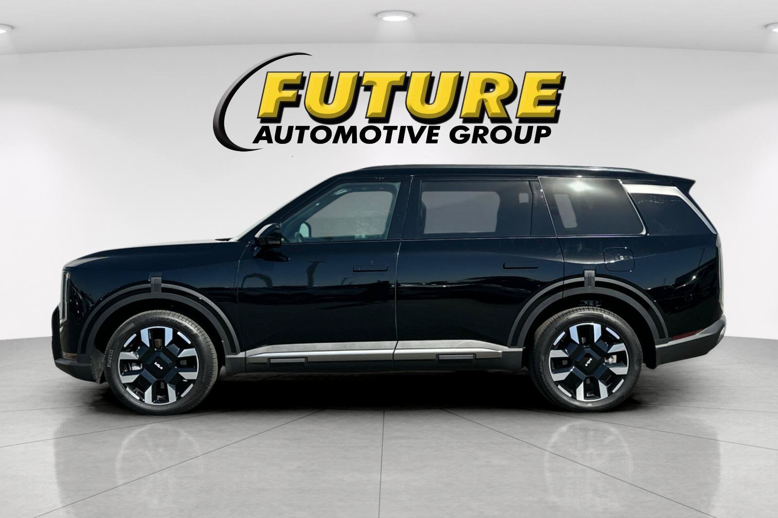Used 2027 Black Kia S image 7