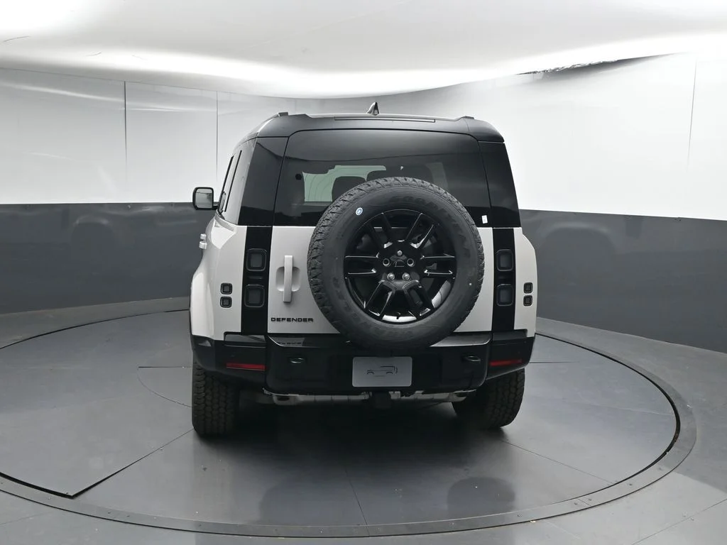 Certified Used 2026 Gray Land Rover X-Dynamic SE image 22