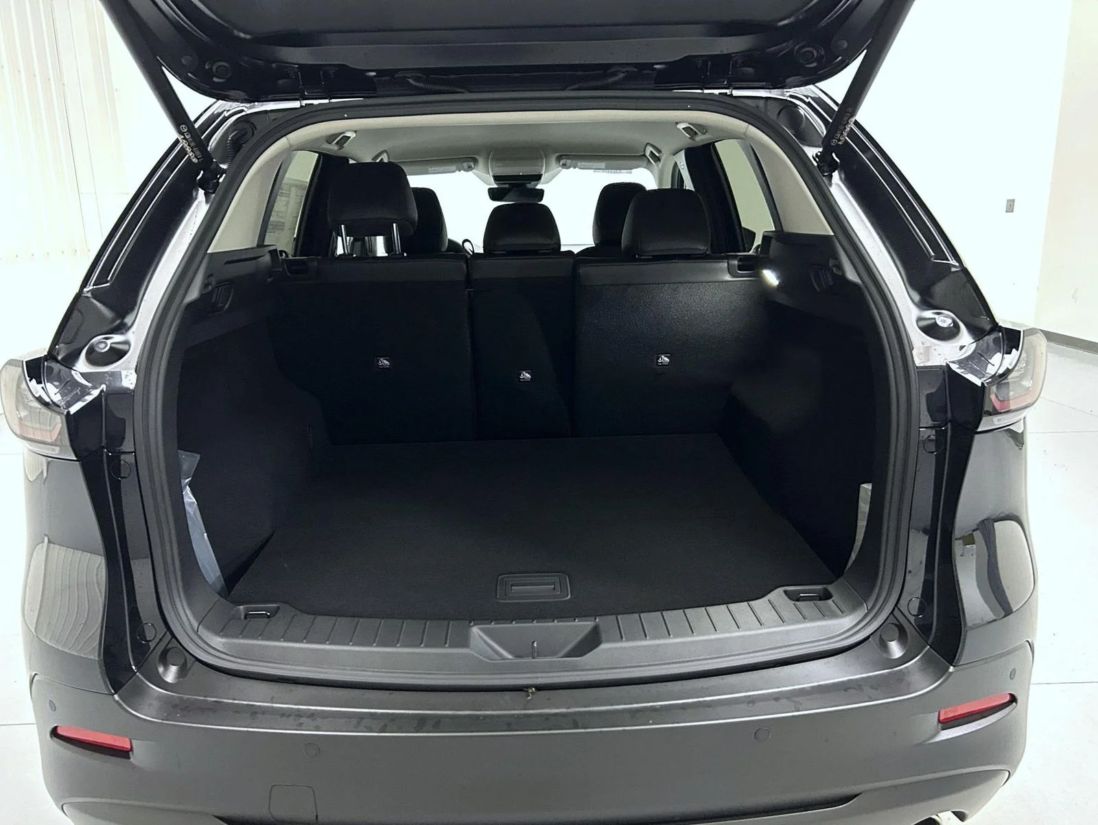 New 2026 Jet Black Mica Mazda 2.5 S Preferred AWD image 22