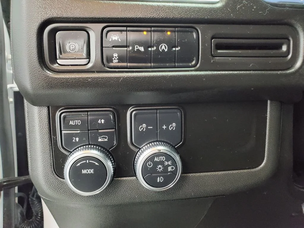 Used 2023 Summit White GMC SLE image 11