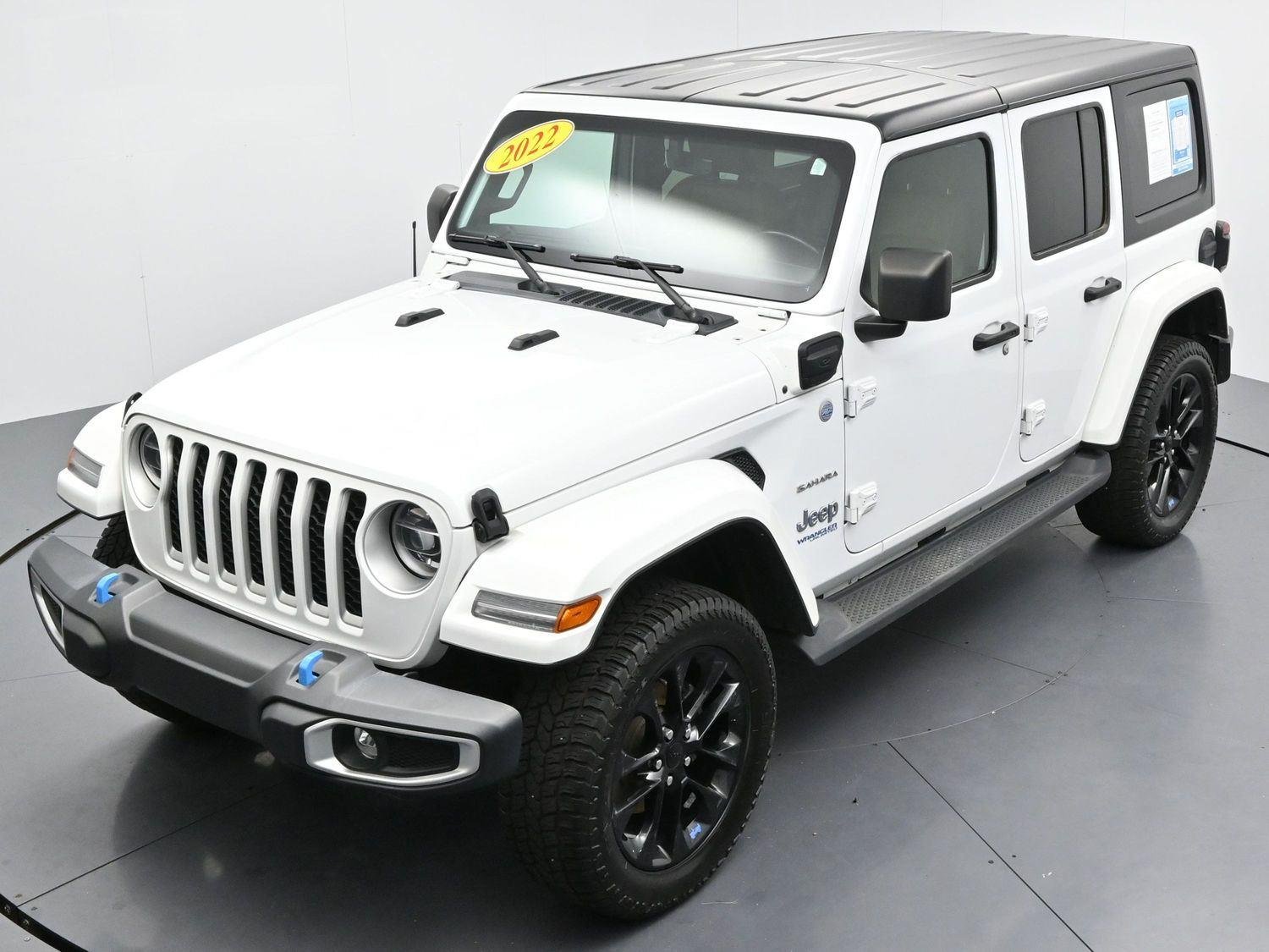 Used 2022 Bright White Clearcoat Jeep Unlimited Sahara image 41