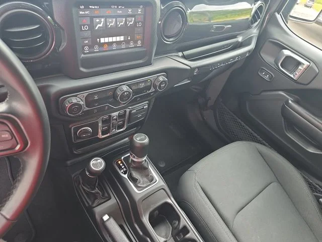 Used 2020 Gray Jeep Unlimited Sport Altitude image 20