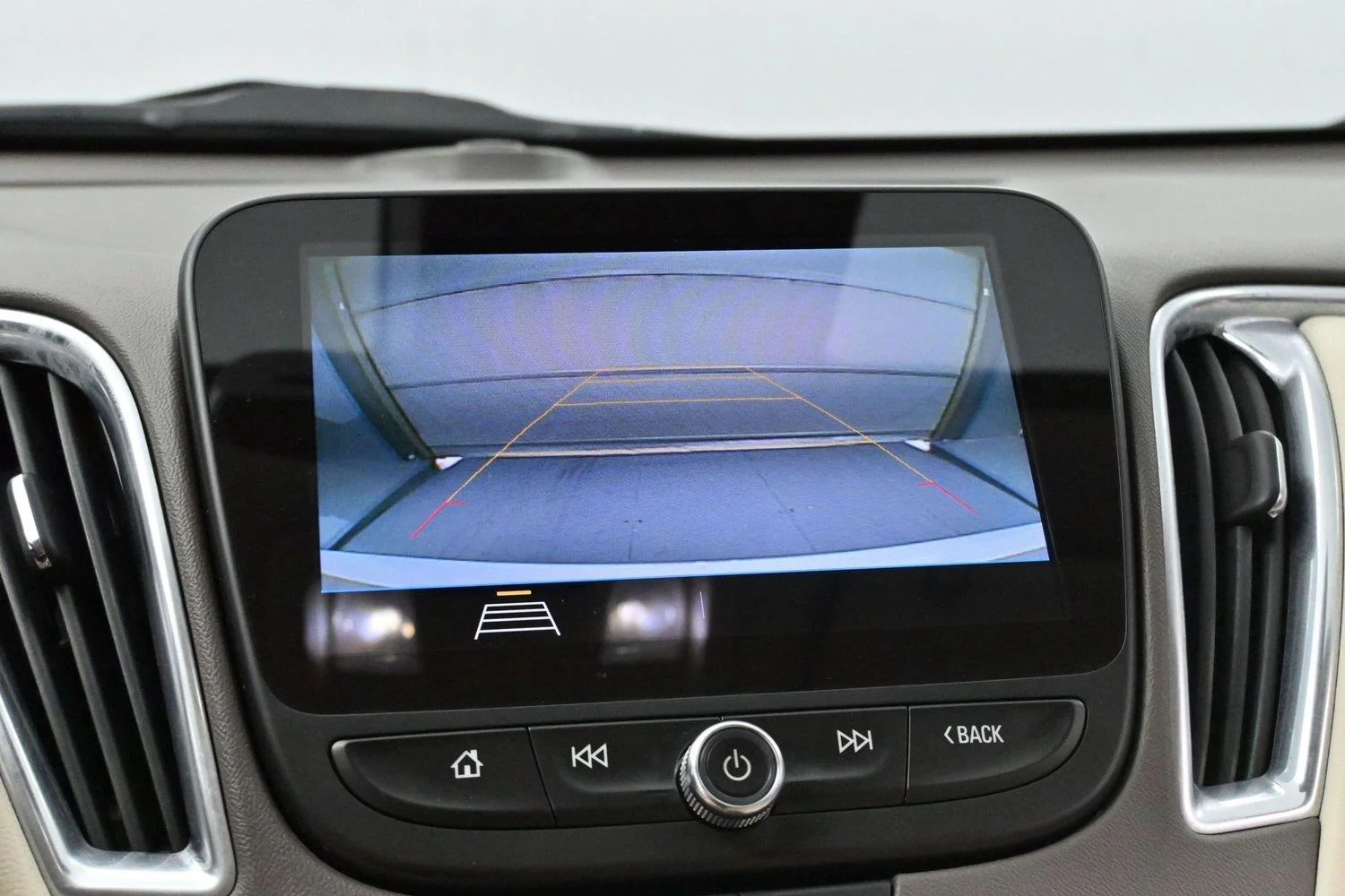 Used 2020 Silver Ice Metallic Chevrolet LT image 20