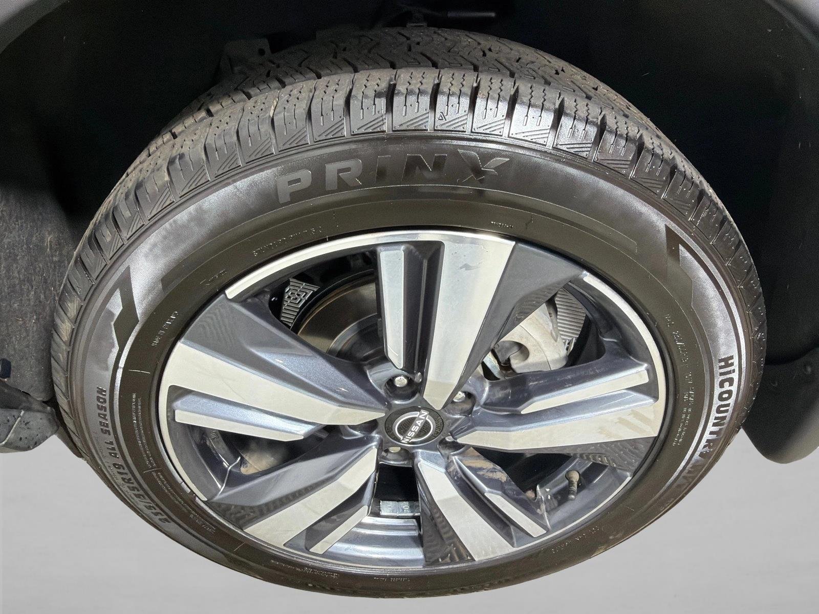 Used 2023 Super Black Nissan SL image 21