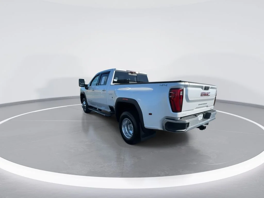 Used 2025 White GMC SLT image 7