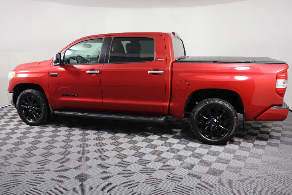 Used 2017 Barcelona Red Metallic Toyota Limited image 5