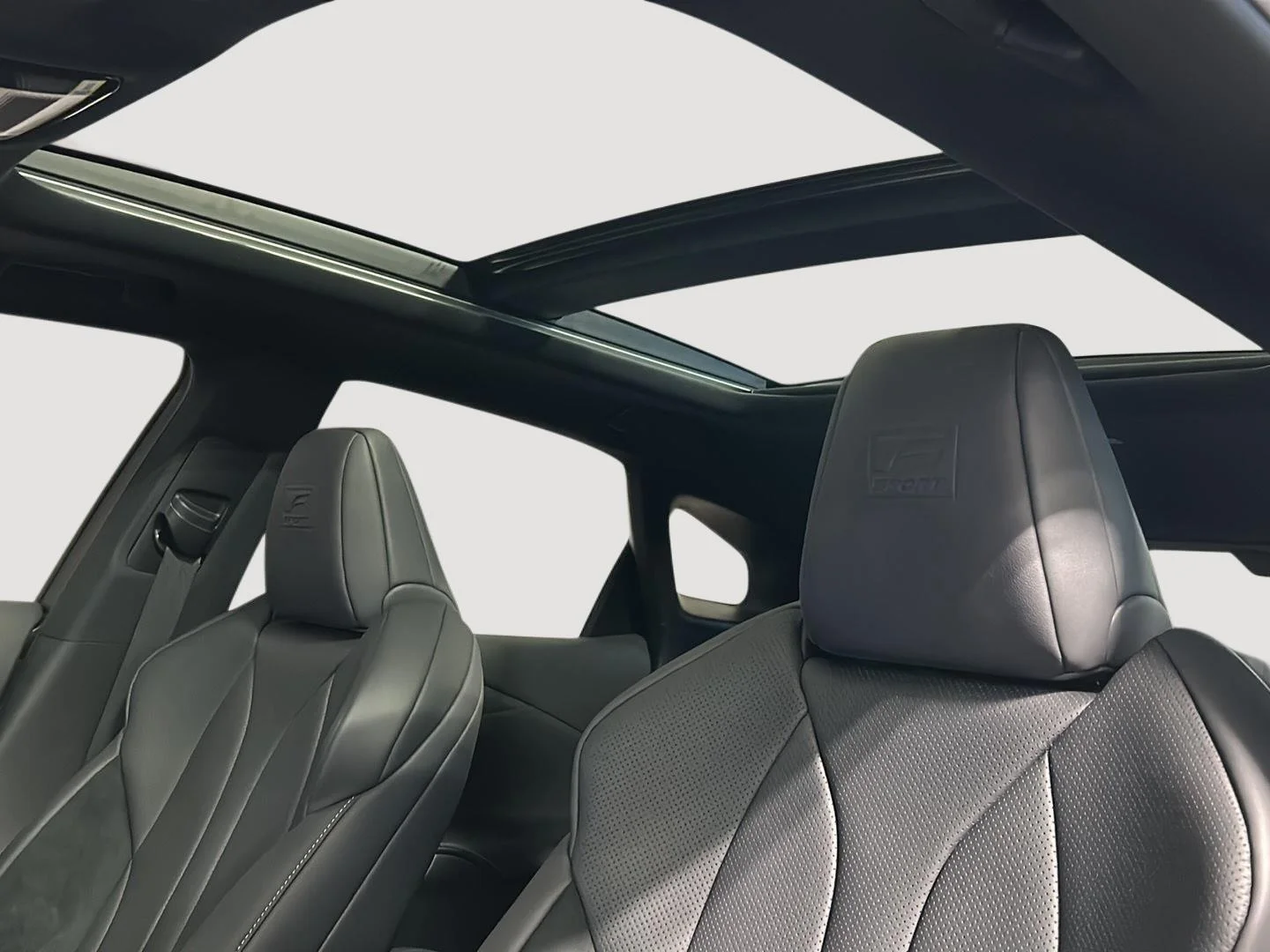 New 2026 Ultra White Lexus RX 500h F SPORT Performance image 5