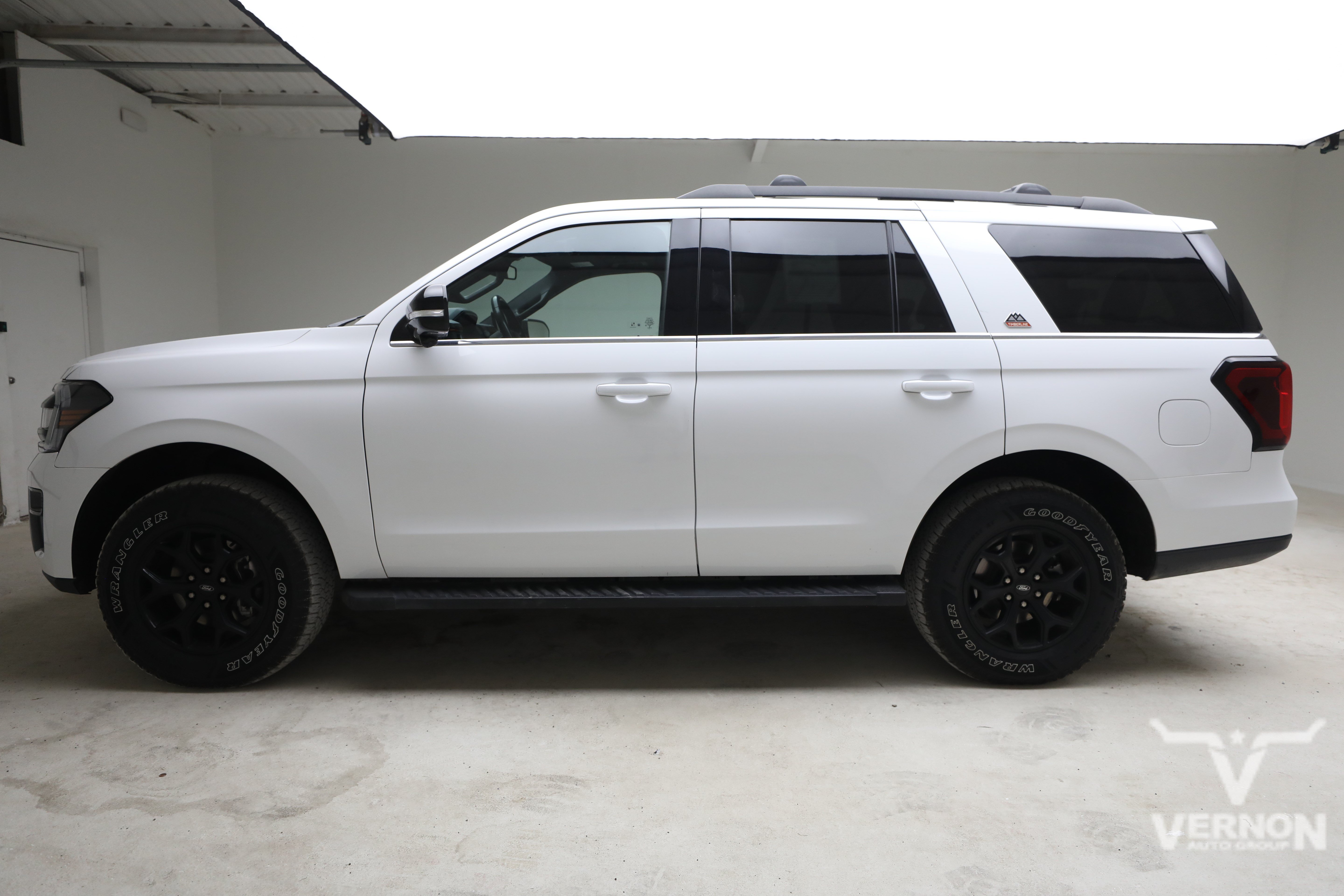 Used 2022 Oxford White Ford Y image 2