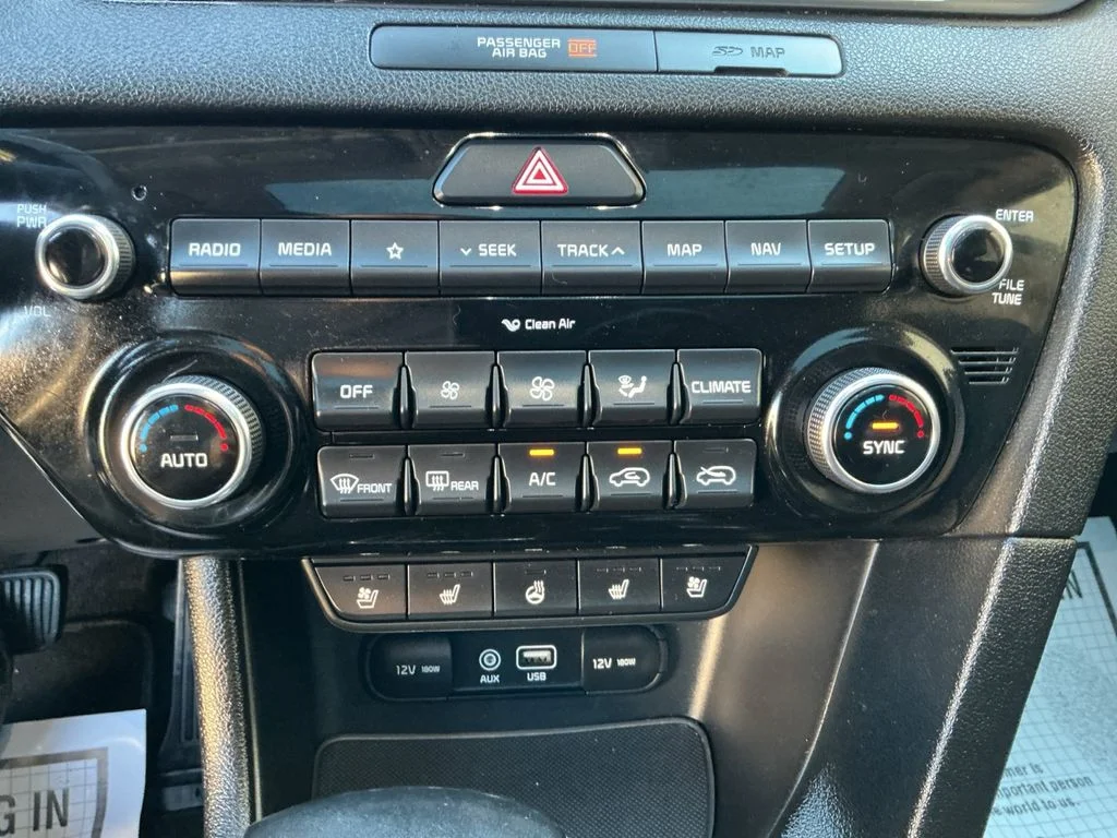 Used 2018 Red Kia EX image 17
