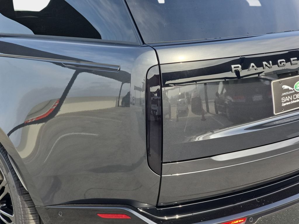 New 2026 Carpathian Grey Land Rover SE image 36