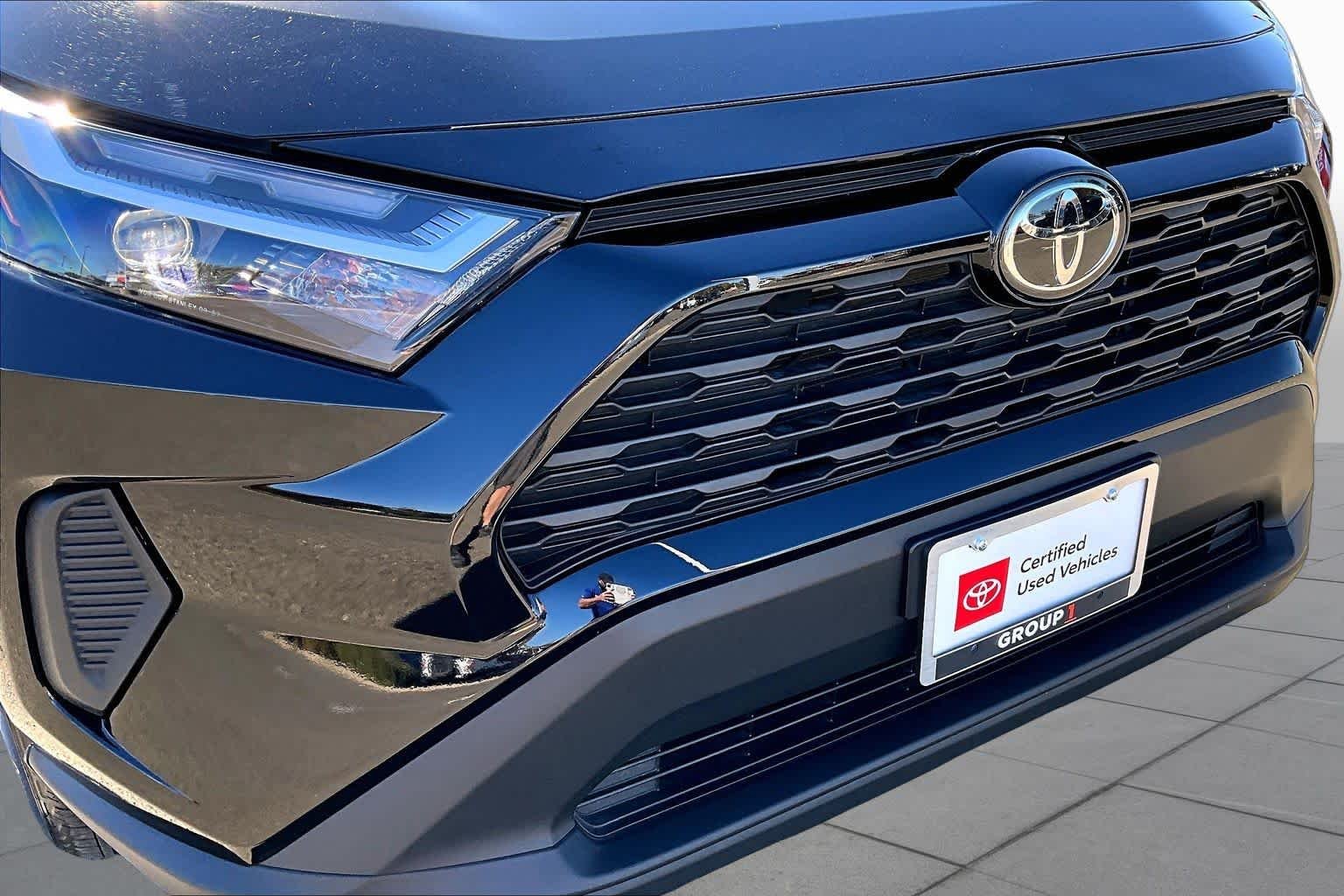 Certified Used 2025 Midnight Black Metallic Toyota Hybrid XLE image 29
