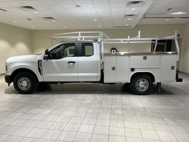 New 2026 Oxford White Ford F-250® XL image 30