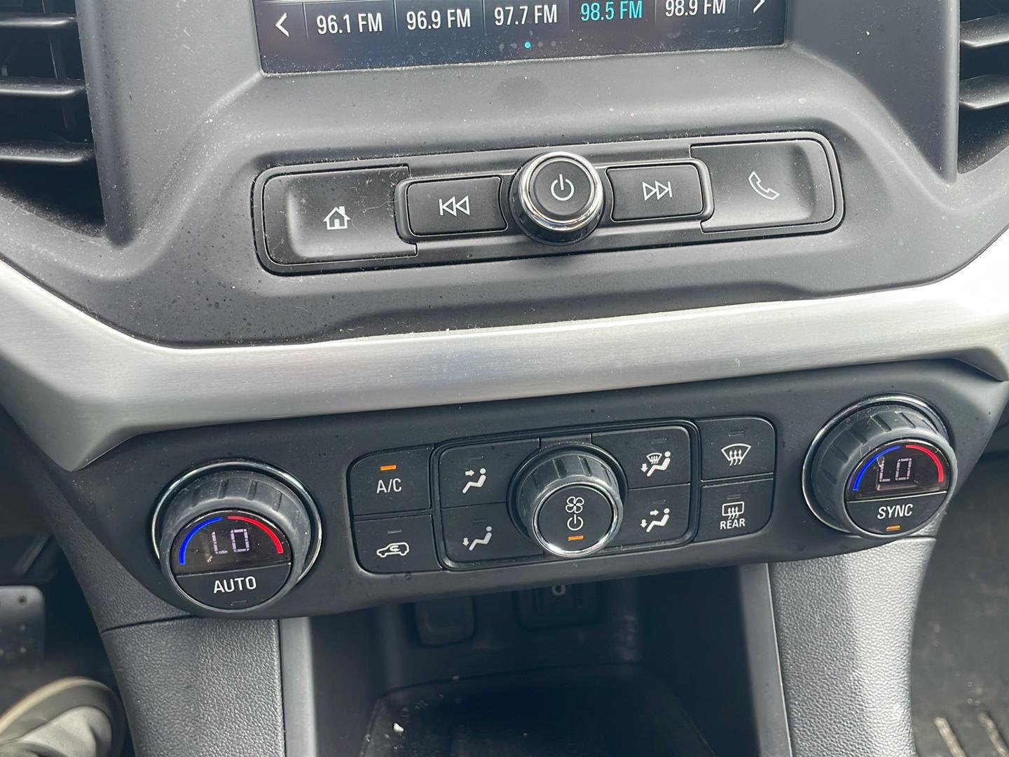 Used 2019 Iridium Metallic GMC SLE image 4