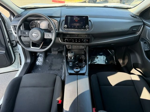 Used 2024 White Nissan S image 25
