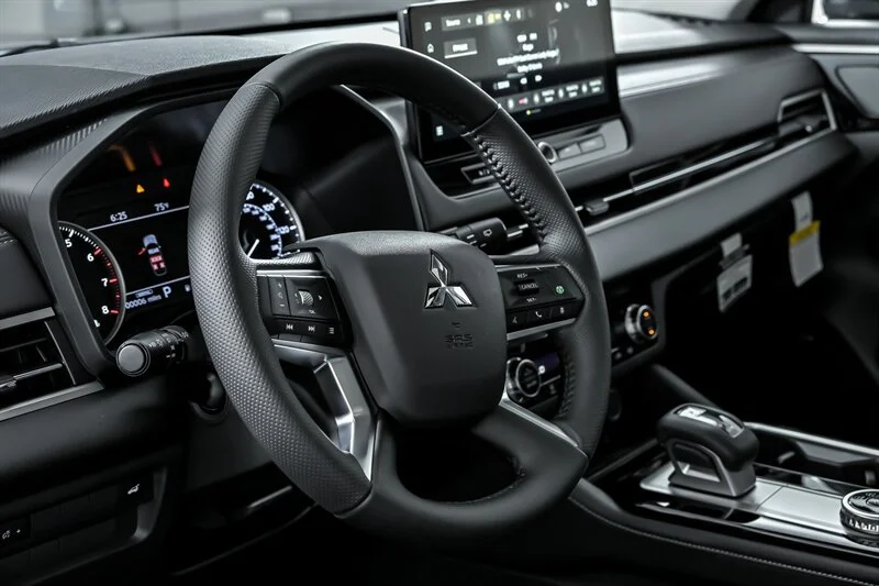2025 Mitsubishi Outlander Trail Edition - Photo 17