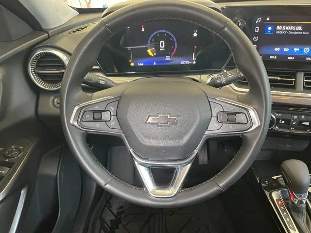 Used 2025 Yellow Chevrolet ACTIV image 13