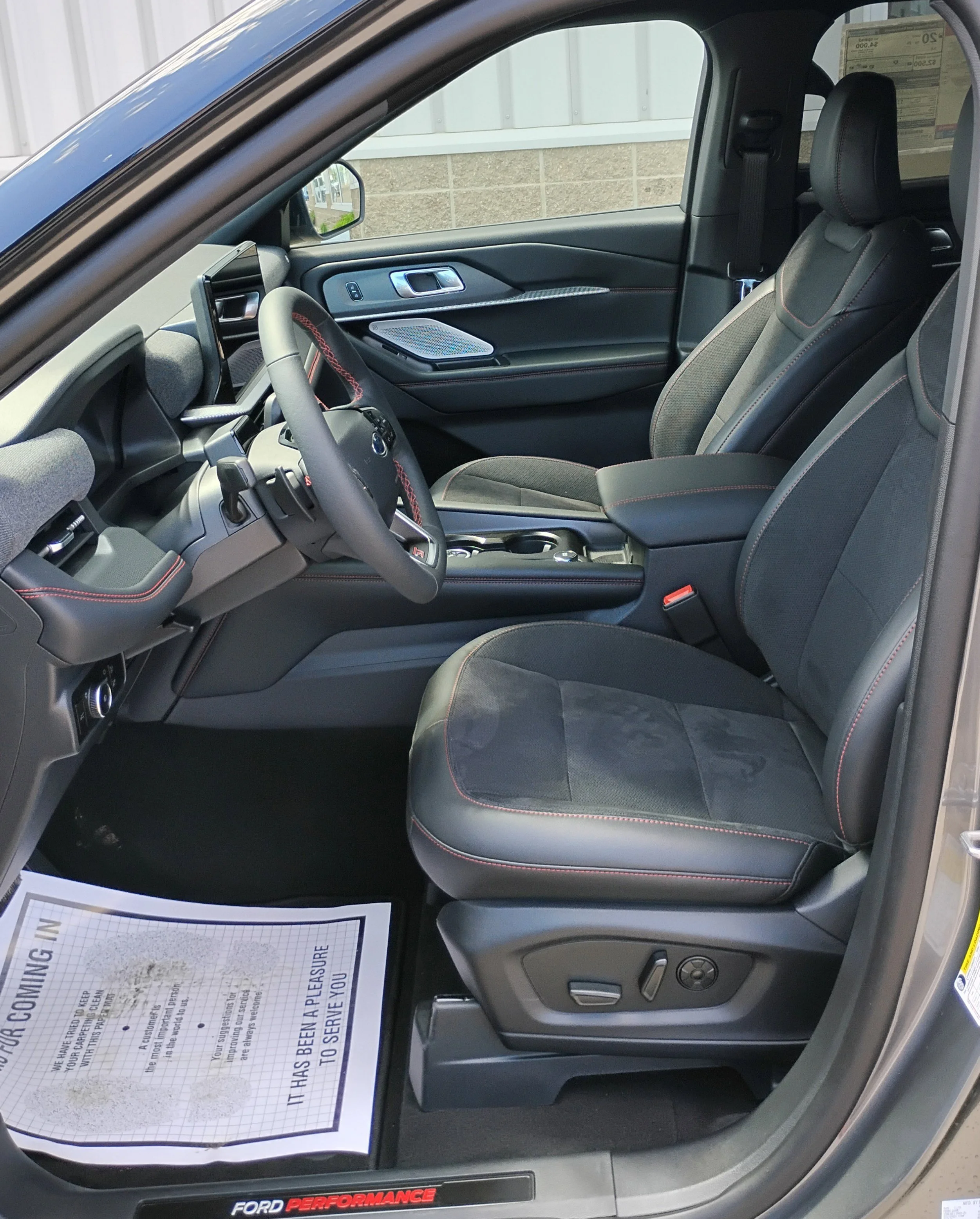 2026 Ford Explorer ST - Photo 10