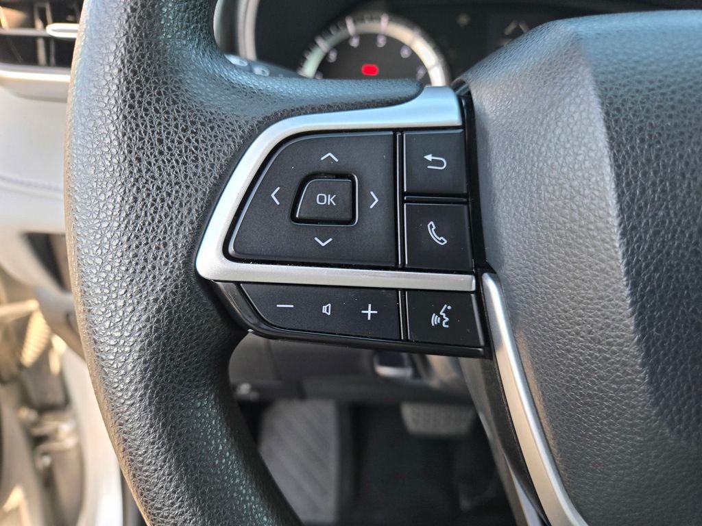 Used 2022 Silver Toyota L image 19