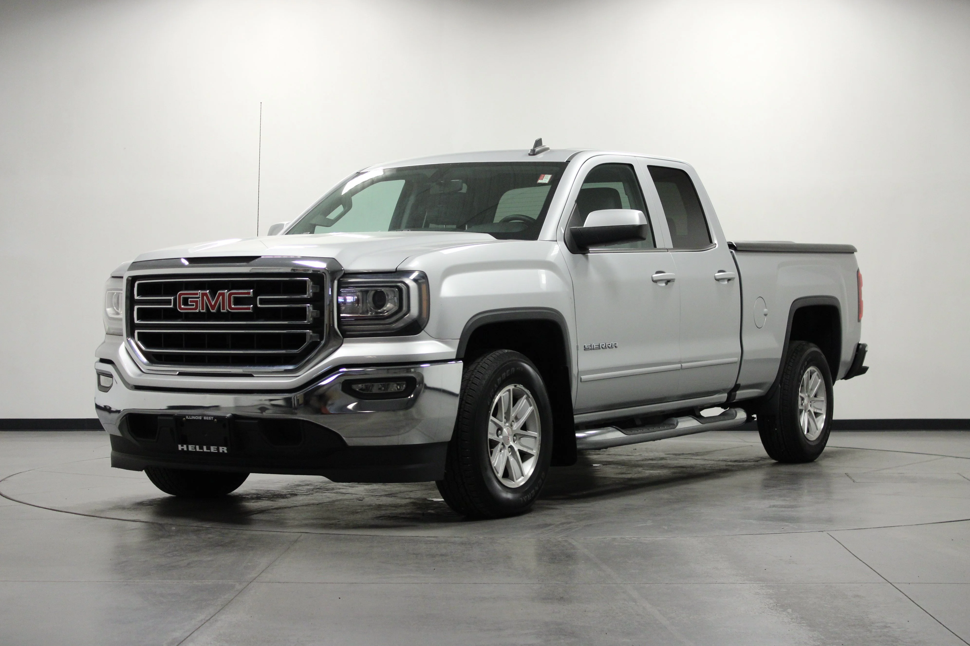 Used 2018 QUICKSILVER METALLIC GMC SLE image 8