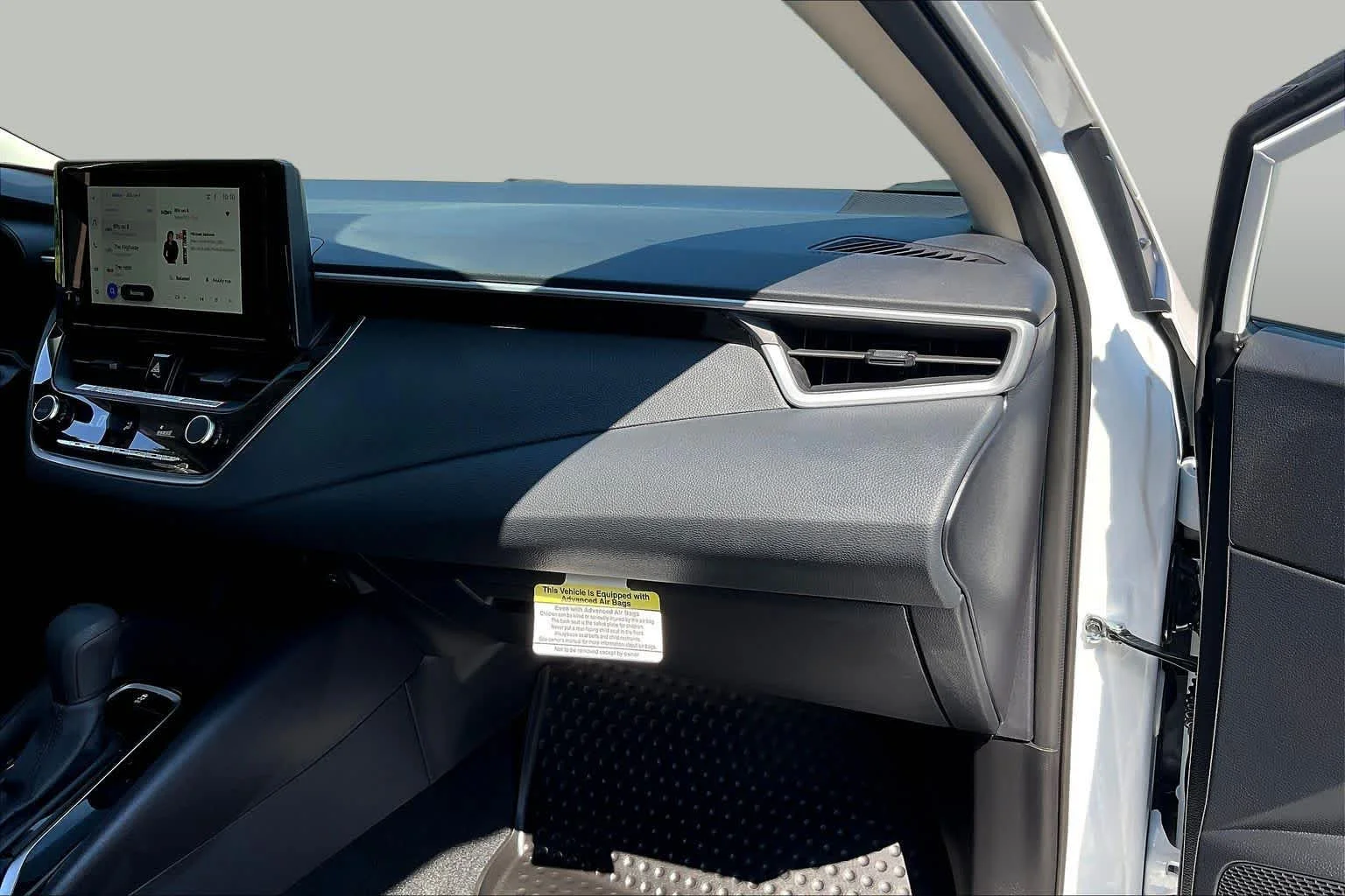 Used 2026 Ice Cap Toyota LE image 18