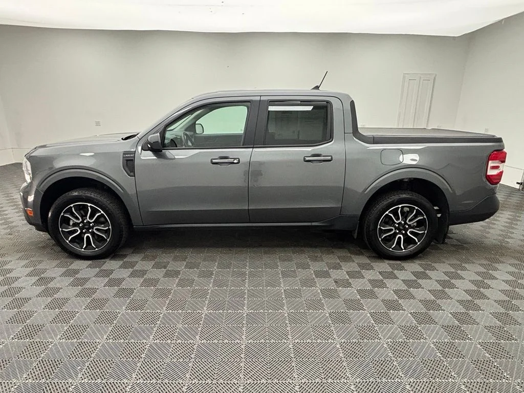 Used 2024 Gray Ford Lariat image 12