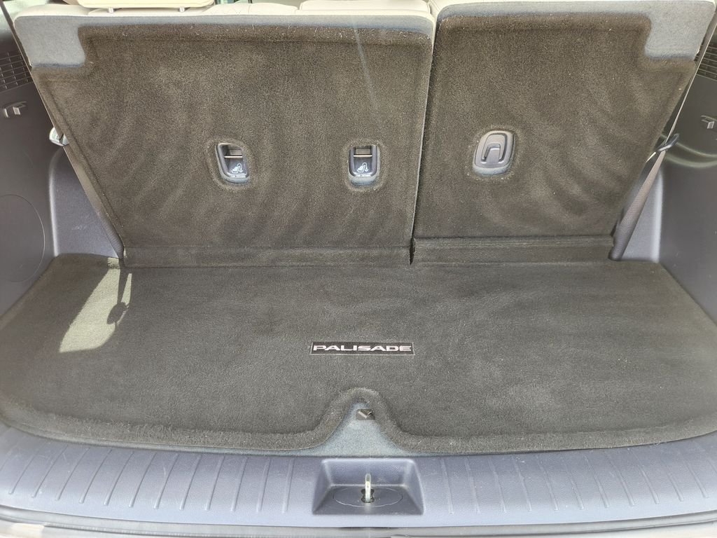 Used 2020 Hyper White Hyundai SEL image 35