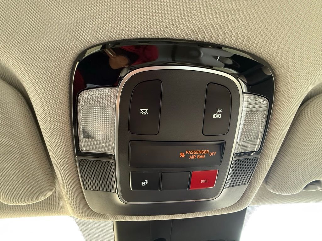 Used 2024 Silver Hyundai SEL image 44