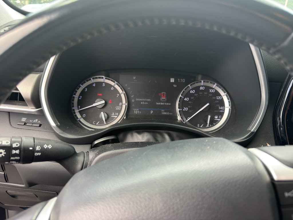 Used 2022 Midnight Black Metallic Toyota XLE image 6